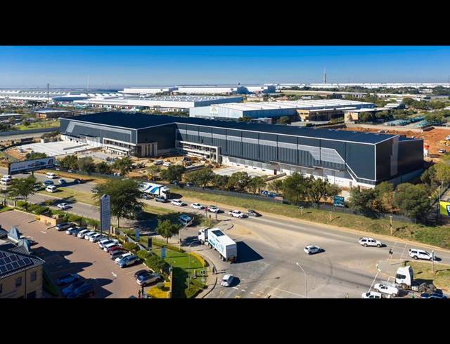 INDUSTRIAL PROPERTY TO RENT IN LOUWLARDIA